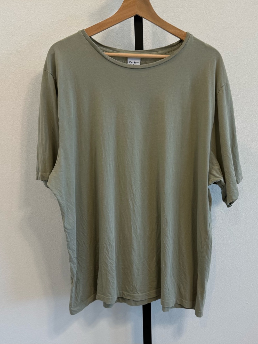 Outdoor Voices Everyday Classic 100% Organic Cotton Men's Crew Tee in Olive Lg